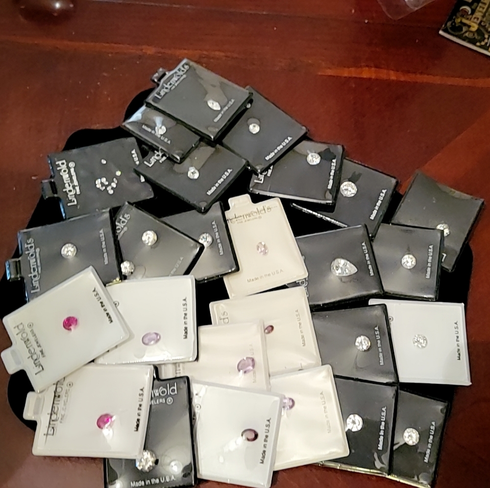 SOLD 26 pk of lose stones different shapes and sizes